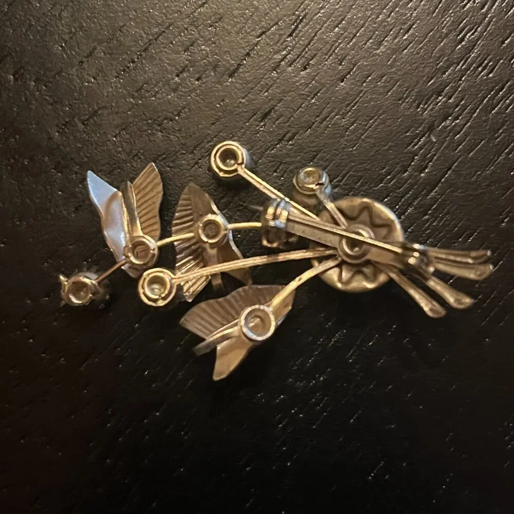 Vintage Gold tone Gray and White Pearl Leaf Brooch